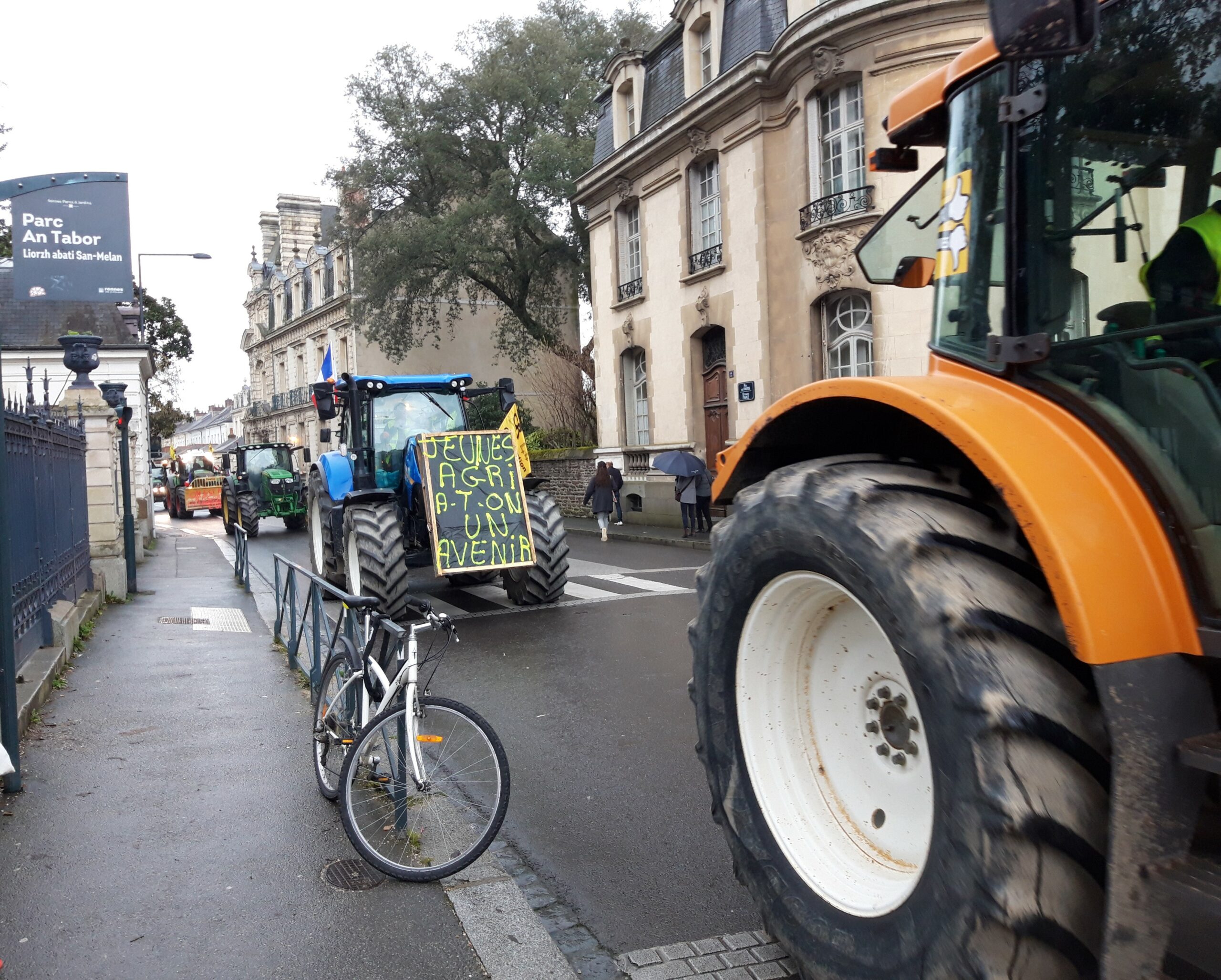 L’ennemi des travailleurs de la mer et de la campagne, c’est Macron et son gouvernement !